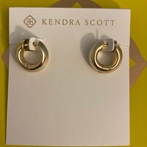 Kendra Scott Mikki Huggie Earrings In Gold